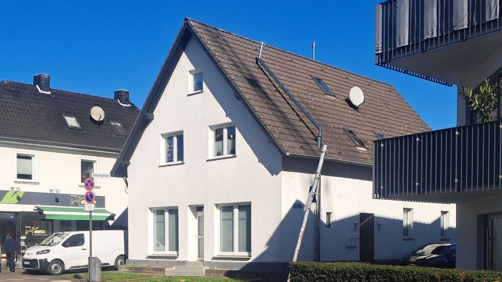 Mehrfamilienhaus zum Kauf als Kapitalanlage geeignet 12 Zimmer 245 m² 318 m² Grundstück Merkenich Köln 50769