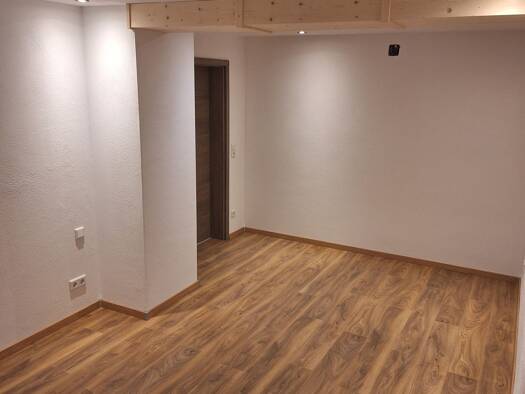 Wohnung zur Miete 1.100 € 2,5 Zimmer 100 m² Geschoss 1/2 frei ab sofort Dösingen Westendorf 87679