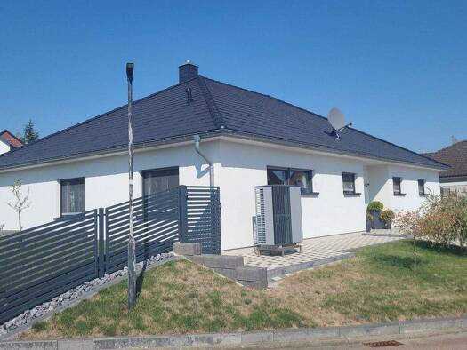 Bungalow zum Kauf provisionsfrei 329.800 € 3 Zimmer 91 m² 678 m² Grundstück Mücheln Mücheln (Geiseltal) 06249
