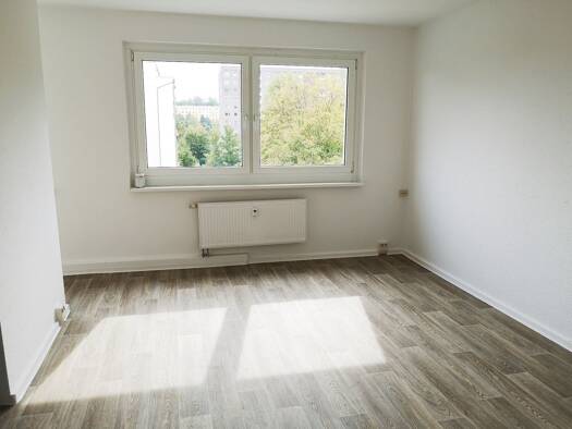 Wohnung zur Miete 220 € 1 Zimmer 32,3 m² 2. Geschoss frei ab 01.10.2026 Franz-Stephan-Straße 33 Lusan Gera 07549