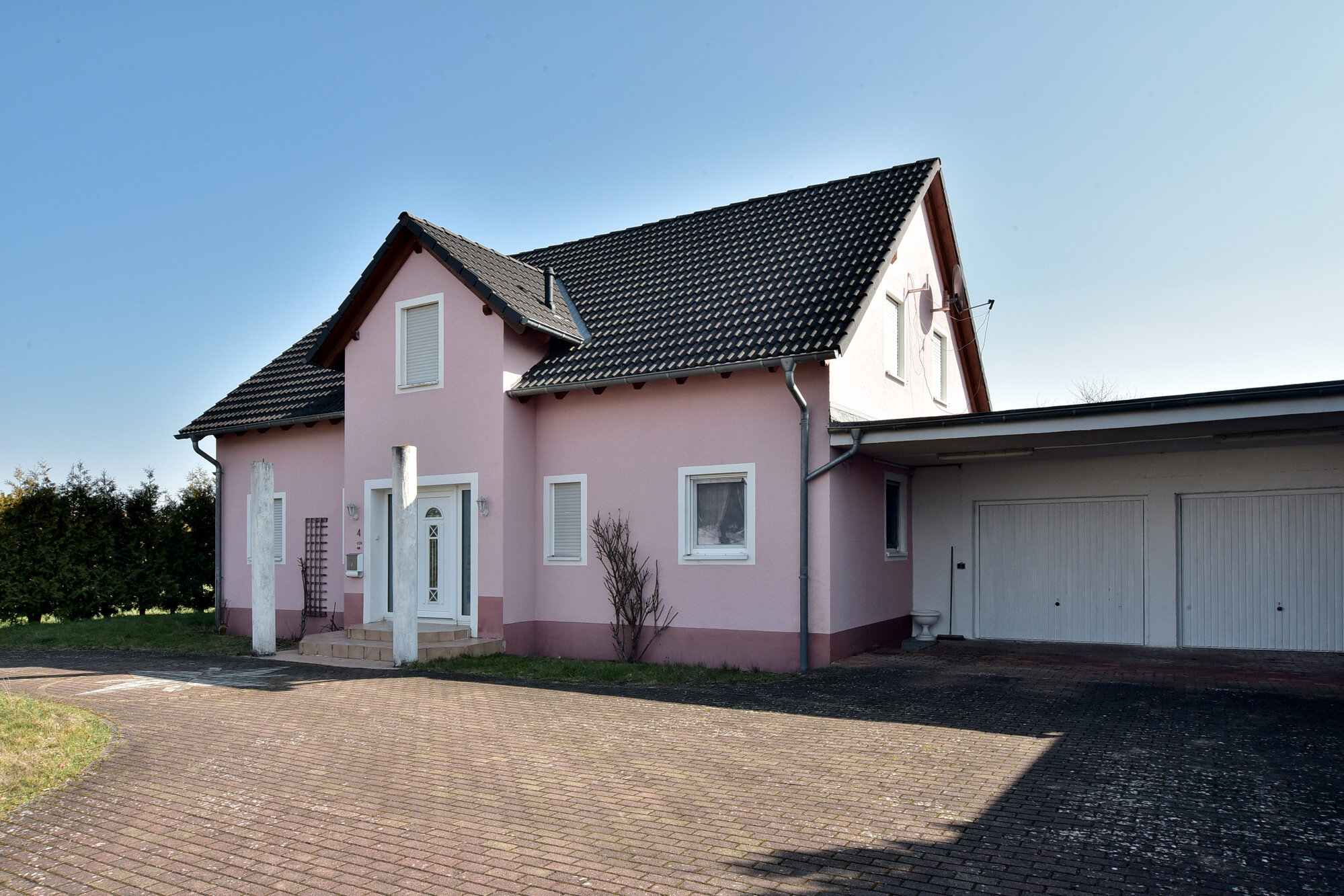 Villa zum Kauf 320.000 € 8 Zimmer 172 m²<br/>Wohnfläche 1.124 m²<br/>Grundstück Birkenstraße 4 Großlittgen 54534