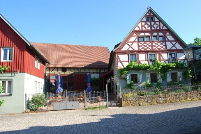 Mehrfamilienhaus zum Kauf 550.000 € 8 Zimmer 497,8 m²<br/>Wohnfläche ab sofort<br/>Verfügbarkeit Querbachshof 4 Leutershausen Hohenroth 97618