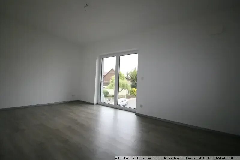 Wohnung zur Miete 700 € 4 Zimmer 123 m²<br/>Wohnfläche ab sofort<br/>Verfügbarkeit Am Honigberg Jüchsen Grabfeld 98631