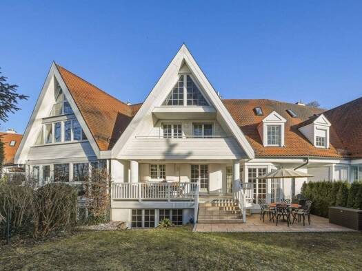 Reihenmittelhaus zum Kauf 2.150.000 € 8 Zimmer 196,7 m² 385 m² Grundstück Grünwald 82031