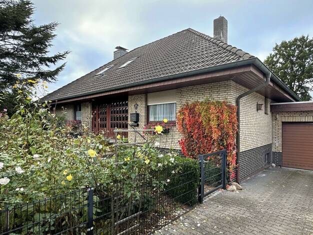 Einfamilienhaus zum Kauf 489.000 € 6 Zimmer 186 m² 690 m² Grundstück Uetersen / Ahrenlohe 25436