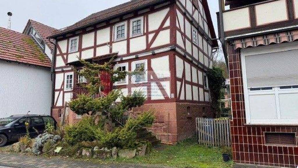 Immobilie in Bad Zwesten - Kleines vermietetes denkmalgeschütztes Fachwerkhaus - Bild 0