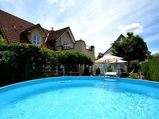 Einfamilienhaus zum Kauf 1.150.000 € 10 Zimmer 265,9 m² 568 m² Grundstück Großostheim 63762