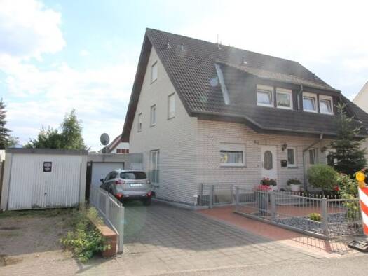 Doppelhaushälfte zum Kauf 319.000 € 5 Zimmer 118 m² 374 m² Grundstück Spradow Bünde 32257