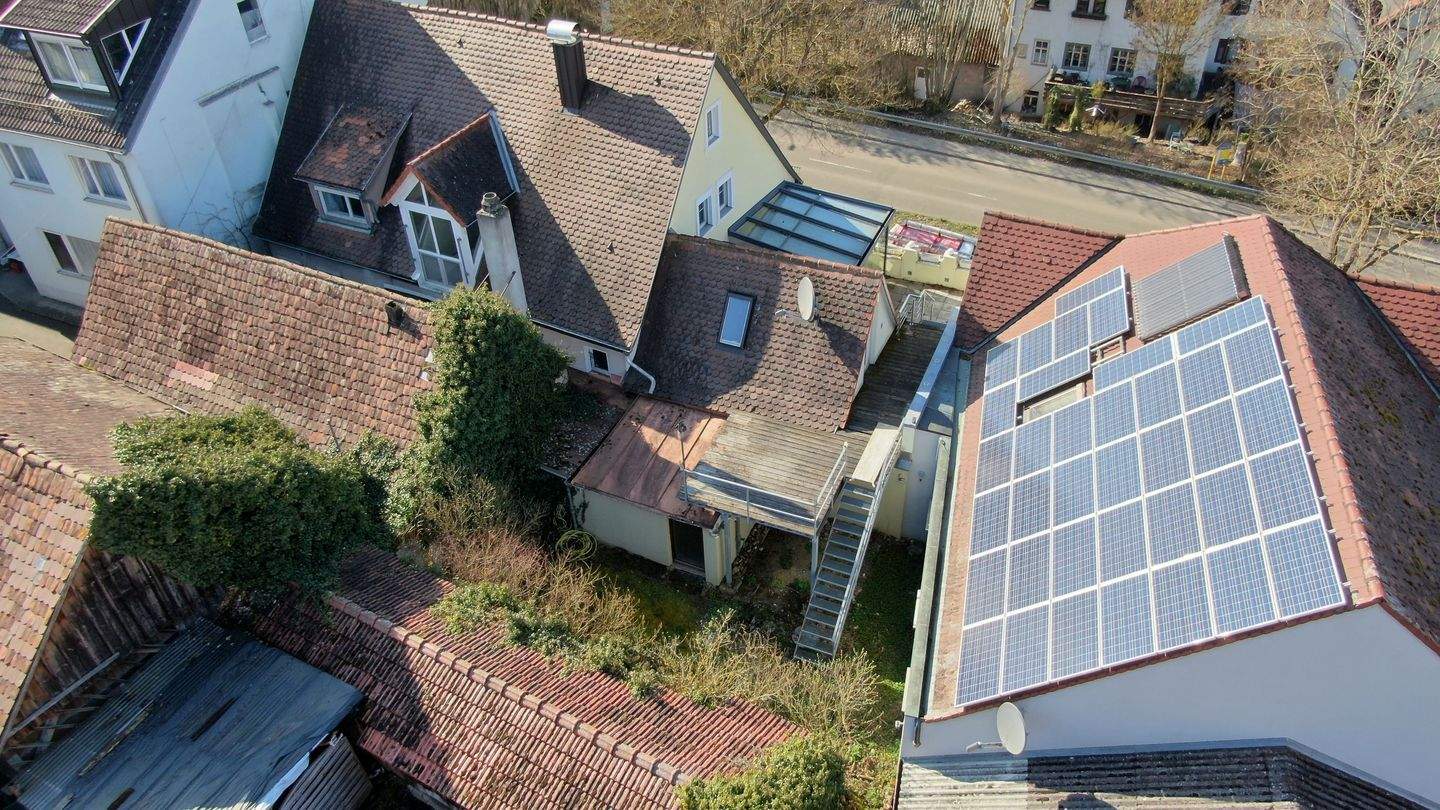 Immobilie in Creglingen - Großzügiges Reihenmittelhaus mit 7 Zimmern, Terrasse und Garten in ruhiger Lage in Creglingen - Bild 2