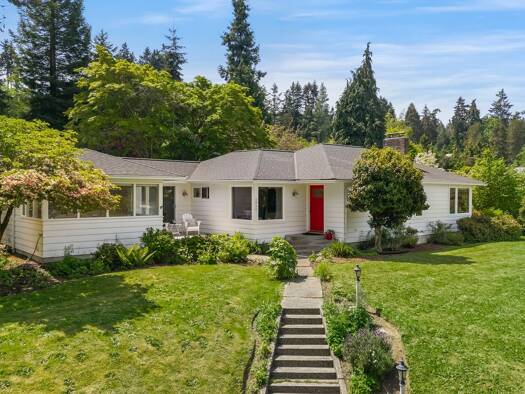 Einfamilienhaus zum Kauf 1.179.106 € 5 Zimmer 1.764 m² 30.928 m² Grundstück 5930 Rose Loop NE  Bainbridge Island  WA 98110  US Bainbridge Island 98110