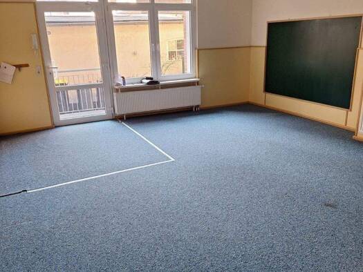 Büro zur Miete 750 € 3 Zimmer 90 m² Bürofläche Uelzen 29525