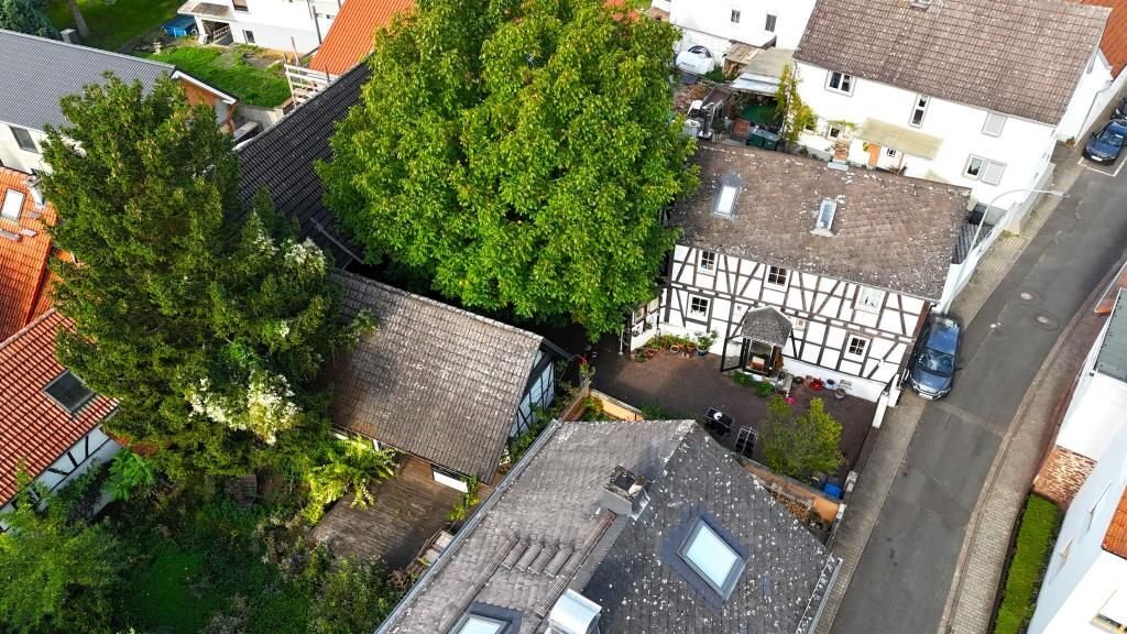 Einfamilienhaus zum Kauf 377.000 € 9 Zimmer 175 m²<br/>Wohnfläche 591 m²<br/>Grundstück Büdesheim Schöneck 61137