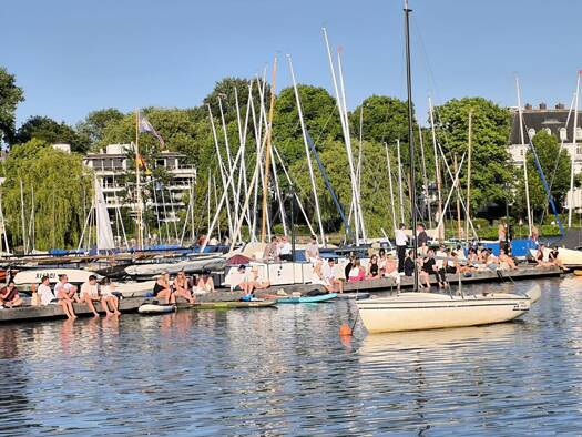 Wohnung zur Miete 2.498 € 3 Zimmer 92 m² 1. Geschoss frei ab sofort Winterhude Hamburg 22301
