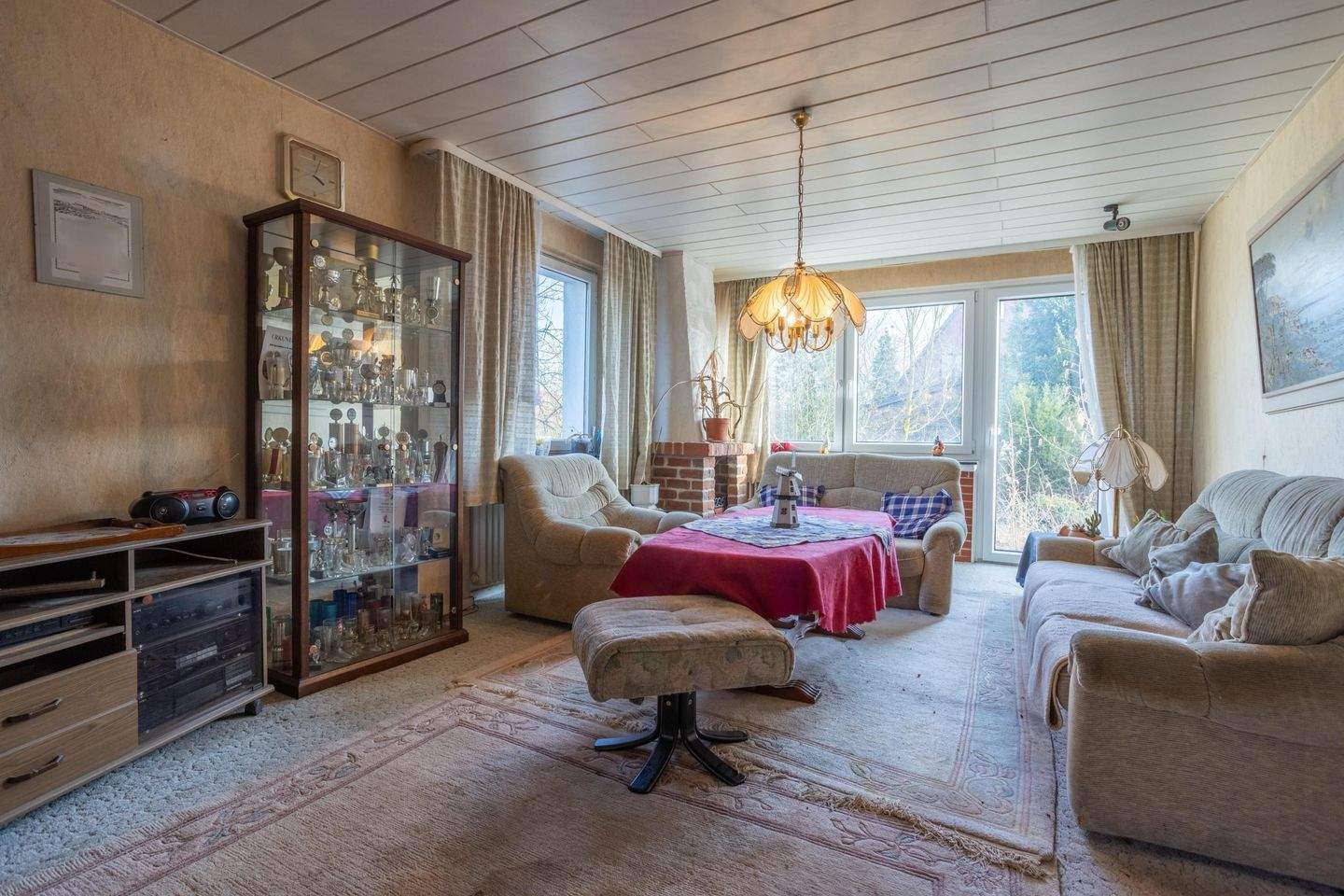 Immobilie in Adenbüttel - Freistehendes Einfamilienhaus mit Doppelgarage - viel Raum für eigene Ideen - Bild 1