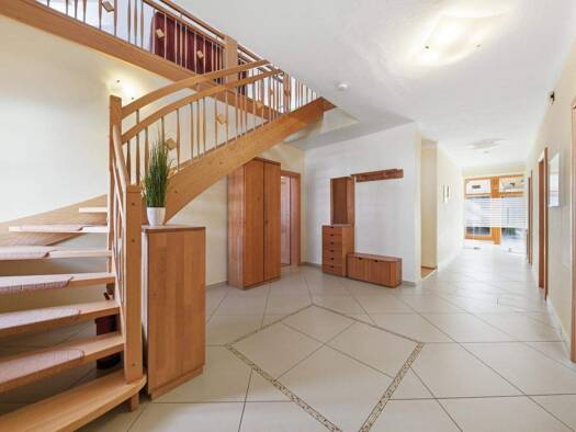 Einfamilienhaus zum Kauf 829.000 € 10,5 Zimmer 444 m² 5.408 m² Grundstück Untergrub 2013