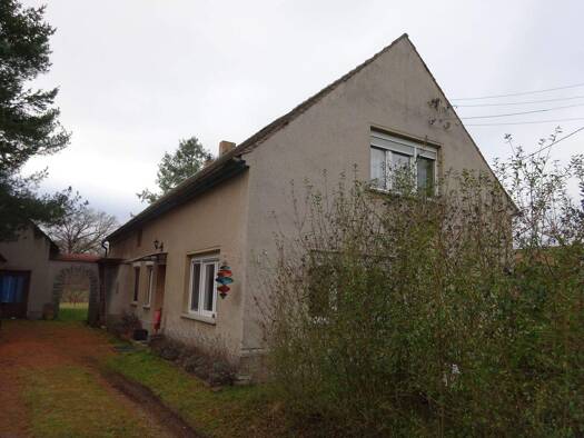 Haus zum Kauf 86.000 € 7 Zimmer 185 m² 1.950 m² Grundstück Heidegasse 11 Commerau Großdubrau 02694