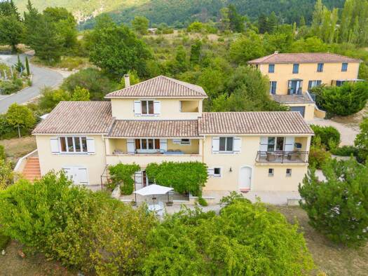 Villa zum Kauf 649.000 € 7 Zimmer 245 m² 1.422 m² Grundstück frei ab sofort Les Cantarelles 55 Montbrun-les-Bains 26570