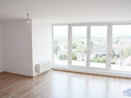 Wohnung zur Miete 642 € 4 Zimmer 98 m² 4. Geschoss frei ab 01.10.2026 Zittau Zittau 02763