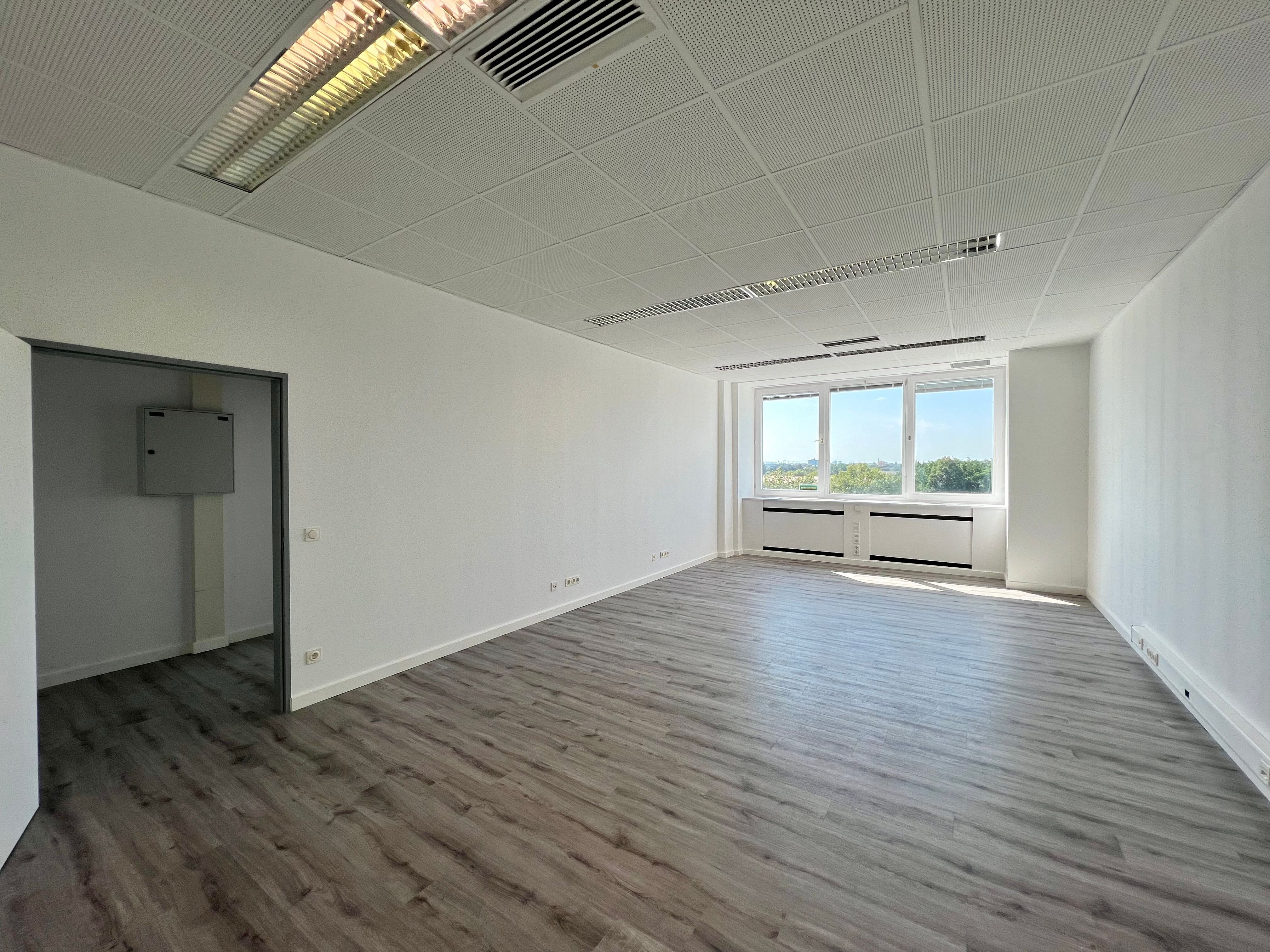 Bürofläche zur Miete provisionsfrei 16,25 € 3 Zimmer 89 m²<br/>Bürofläche Frankfurter Ring 193a Alte Heide - Hirschau München 80807