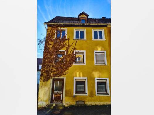 Doppelhaushälfte zum Kauf provisionsfrei 120.000 € 6 Zimmer 180 m² 105 m² Grundstück frei ab sofort Ellwangen Ellwangen (Jagst) 73479
