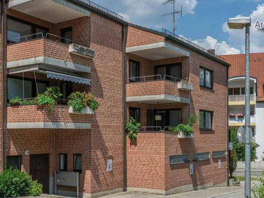 Wohnung zur Miete 860 € 3 Zimmer 86 m² 2. Geschoss frei ab 01.06.2026 Schönbrunner Straße 20 Berg Landshut 84036