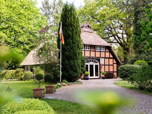 Einfamilienhaus zum Kauf 1.250.000 € 3 Zimmer 168 m² 7.571 m² Grundstück Elsdorf Elsdorf 27404