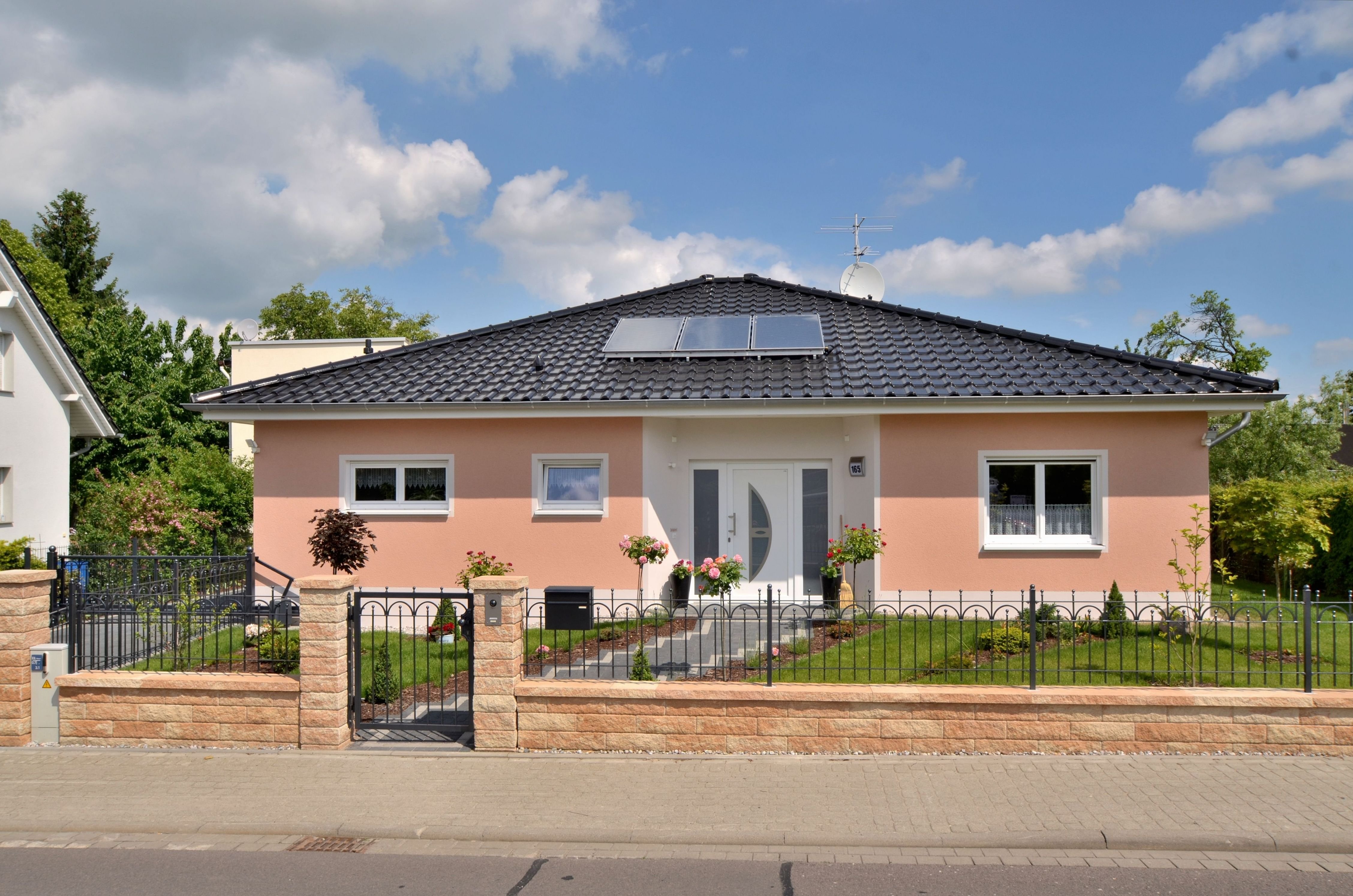 Bungalow zum Kauf provisionsfrei 410.955 € 4 Zimmer 133 m²<br/>Wohnfläche 540 m²<br/>Grundstück Radewell / Osendorf Halle (Saale) 06132