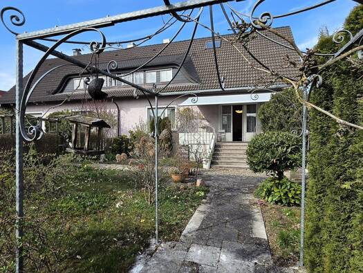 Doppelhaushälfte zum Kauf 279.000 € 6 Zimmer 155 m² 589 m² Grundstück Schelklingen 89601