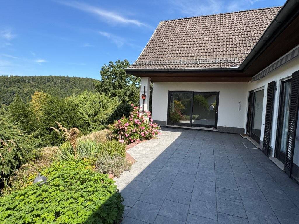 Immobilie in Bad Karlshafen - Provisionsfrei - "Wohnen mit Weitblick" Exklusive Immobilie mit Traum-Fernsicht über das Wesertal - Bild 1