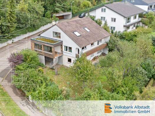 Einfamilienhaus zum Kauf 380.000 € 8,5 Zimmer 215 m² 818 m² Grundstück Ebingen Albstadt 72458