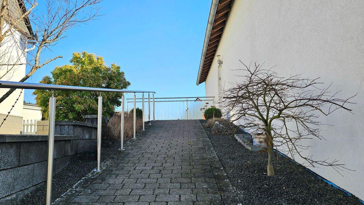 Immobilie in Schauren - Großzügig Wohnen mit ausreichend Platz in ruhiger sonniger Lage im Hunsrück - Bild 3