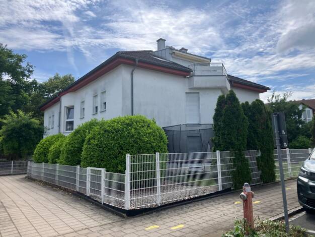 Wohnung zur Miete 1.230 € 3 Zimmer 99 m² 1. Geschoss frei ab 01.12.2026 Bergstraße 26 Rückersdorf Rückersdorf 90607