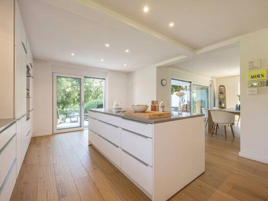 Haus zum Kauf 1.195.000 € 4 Zimmer 145 m² 1.213 m² Grundstück Wedel 22880