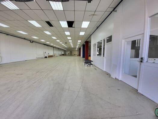 Lagerhalle zur Miete 5.000 € 1.727 m² Lagerfläche Rottenburg Rottenburg a. d. Laaber 84056