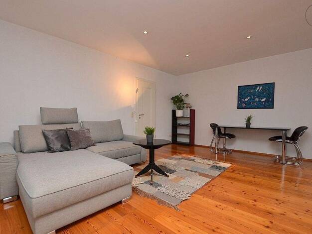 Wohnung zur Miete Wohnen auf Zeit 795 € 1,5 Zimmer 40 m² frei ab sofort Kitzingen 97318