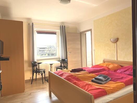 Mehrfamilienhaus zum Kauf 525.000 € 23 Zimmer 1.200 m² 1.200 m² Grundstück Niederbeisheim Knüllwald 34593