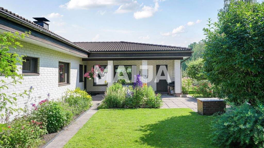 Einfamilienhaus zum Kauf 178.000 € 4 Zimmer 137 m² 1.183 m² Grundstück Ajurinkuja 4 Lohja 08700
