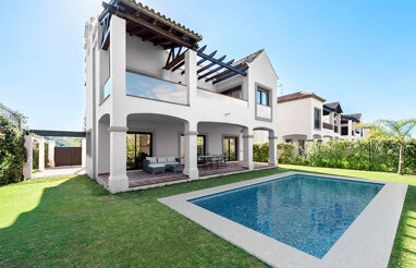 Villa zum Kauf 850.000 € 6 Zimmer 170,6 m² 410,4 m² Grundstück Estepona