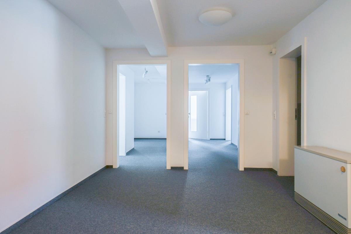 Bürofläche zur Miete 1.015 € 6 Zimmer 145 m²<br/>Bürofläche ab 145 m²<br/>Teilbarkeit Balingen Balingen 72336