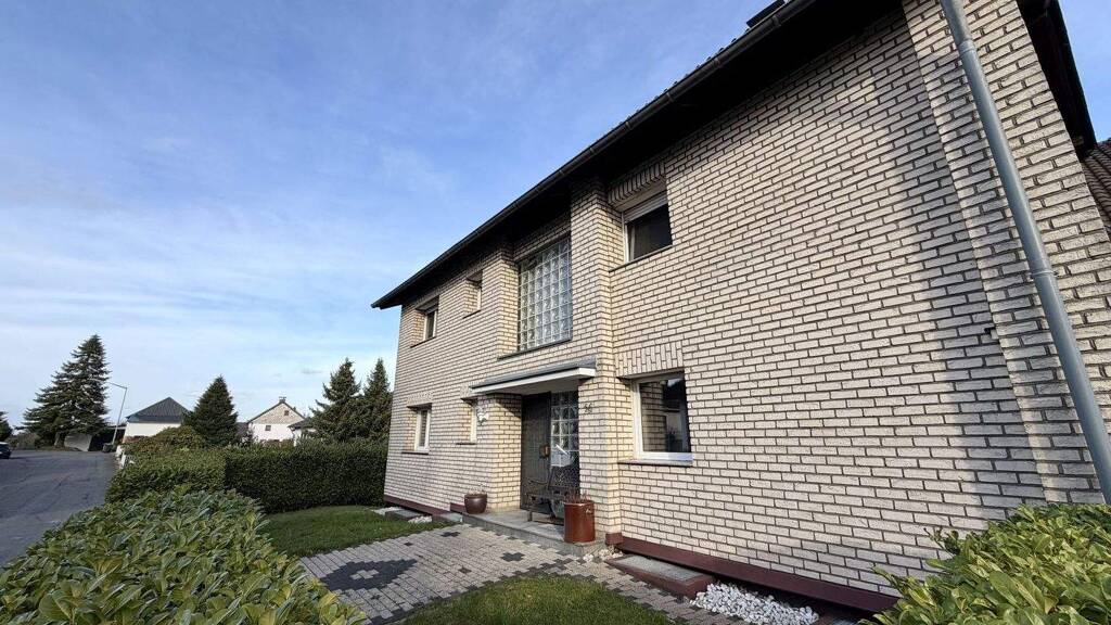 Wohnung zur Miete 1.150 € 4 Zimmer 110 m² EG Hochhausen Neunkirchen-Seelscheid 53819