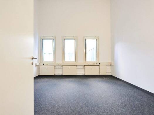 Lagerhalle zur Miete 5 € 11,7 m² Lagerfläche Am Hochacker 3-5 Neukeferloh Grasbrunn 85630