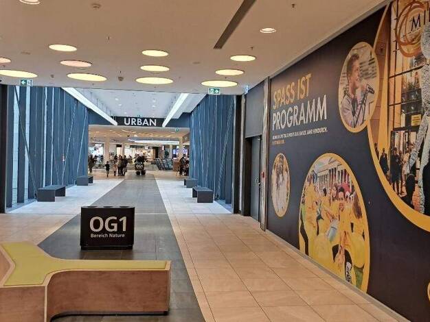 Laden zur Miete 12.000 € 1 Zimmer 201 m² Verkaufsfläche Mitte Stuttgart 70173