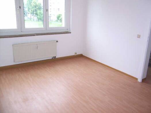 Wohnung zur Miete 325 € 3 Zimmer 58 m² 3. Geschoss frei ab sofort Maxim-Gorki-Straße Neustadt Neustadt in Sachsen 01844