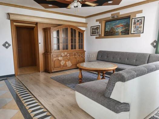 Einfamilienhaus zum Kauf 430.000 € 9 Zimmer 330 m² Retkovec, Donja Dubrava Zagreb 10000
