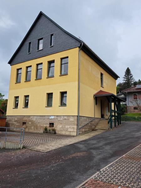 Wohnung zum Kauf 97.000 € 3 Zimmer 88,6 m²<br/>Wohnfläche 1.<br/>Geschoss Kittelsthal Ruhla 99842