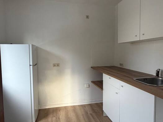 Wohnung zur Miete 485 € 1 Zimmer 33 m² Geschoss 2/3 frei ab sofort Erlangen-Süd Erlangen 91052