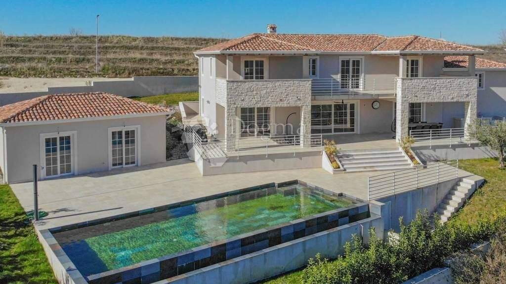 Haus zum Kauf 1.380.000 € 6 Zimmer 300 m² Luka