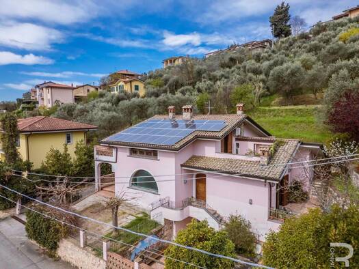 Villa zum Kauf 740.000 € 4 Zimmer 388 m² 1.000 m² Grundstück frei ab sofort Massarosa 55034