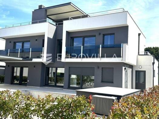 Haus zum Kauf 1.100.000 € 4 Zimmer 400 m² Pomer Premantura