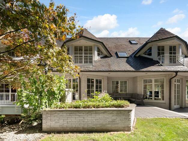 Haus zum Kauf 1.889.000 € 9 Zimmer 450 m² 2.000 m² Grundstück Ellerbek 25474